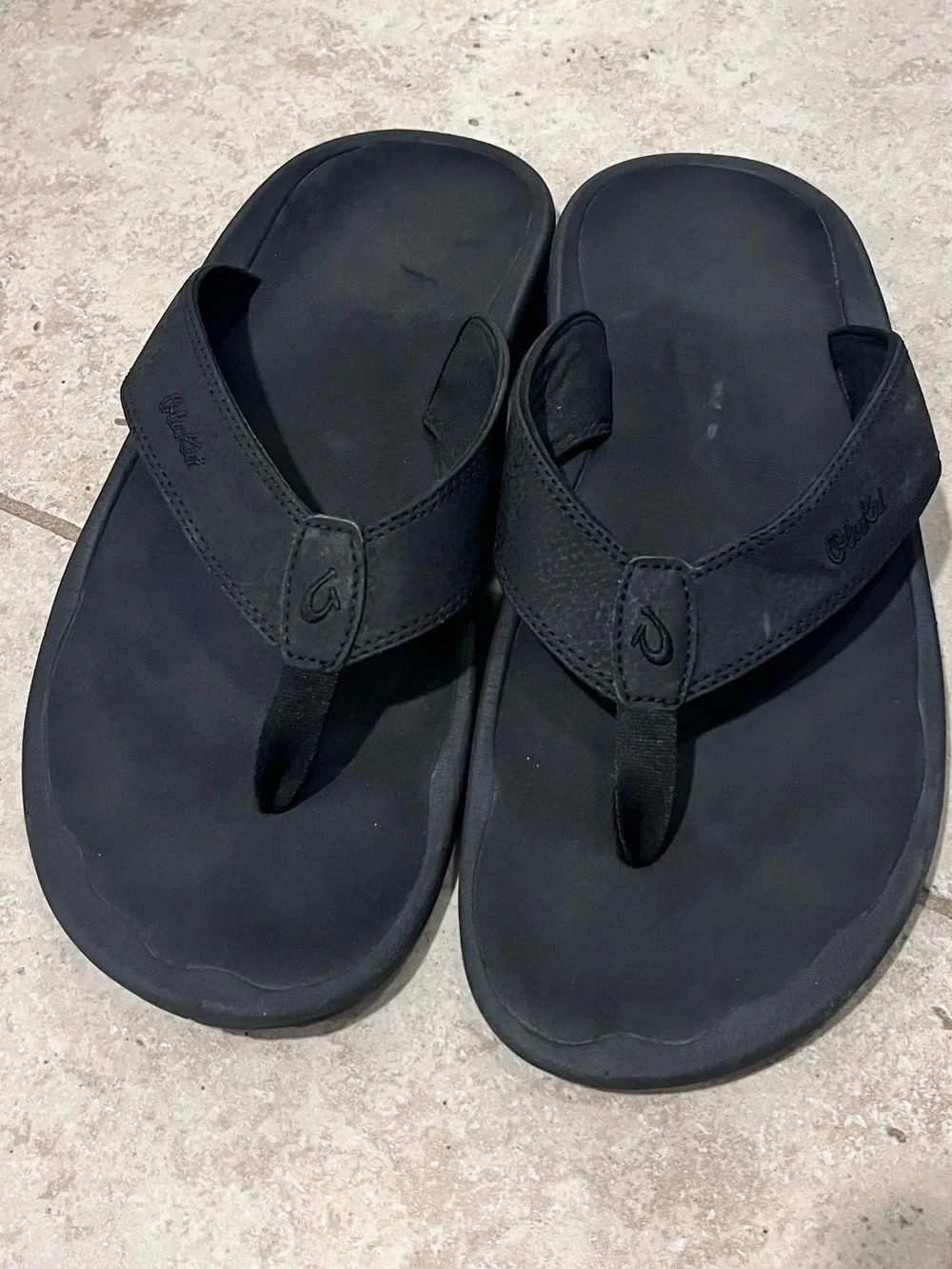 OLUKAI Ohana Men's Beach Sandals Black Size 13 EUC Flip Flops WOW